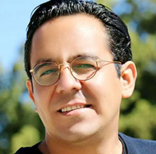 در این بخش تمام آهنگ های آرشیو شده از هنرمند | محسن میرزازاده | Mohsen Mirzazadeh | قرار میگیرد . دانلود آهنگ جدید از محسن میرزازاده صفحه آرتیست در پانتا موزیک. دانلود جدیدترین موزیک ها ، ویدیو ها و آلبوم های جدید از محسن میرزازاده.   